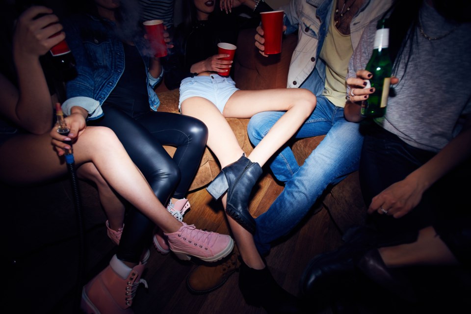 teens-house-party