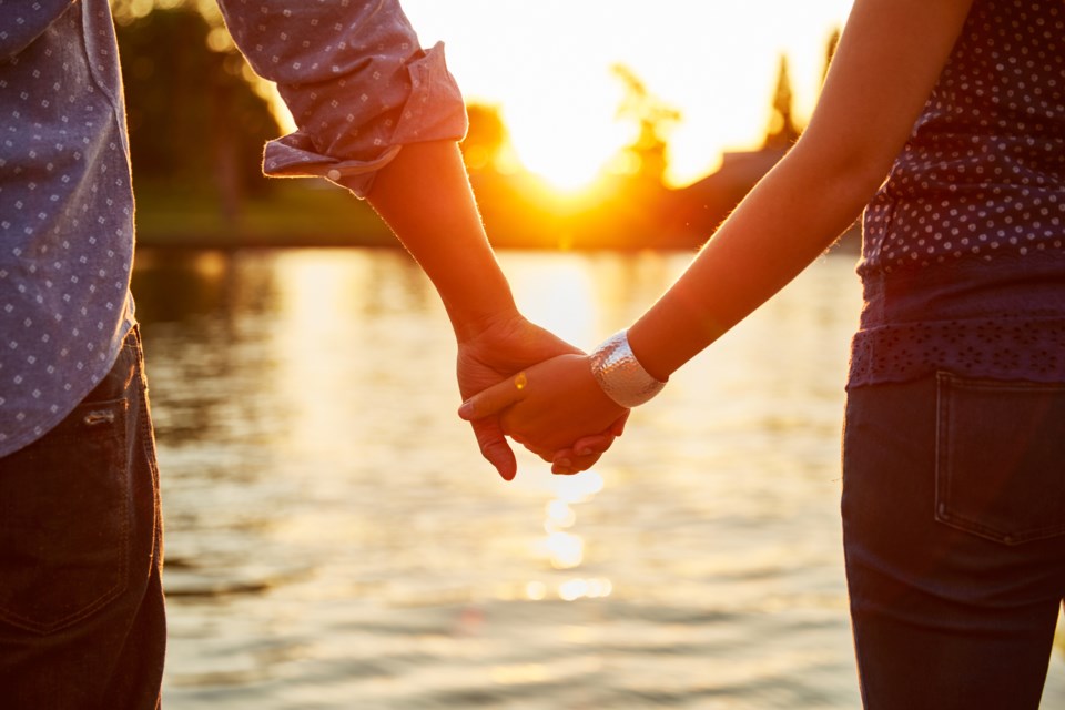 vancouver couple romantic summer date