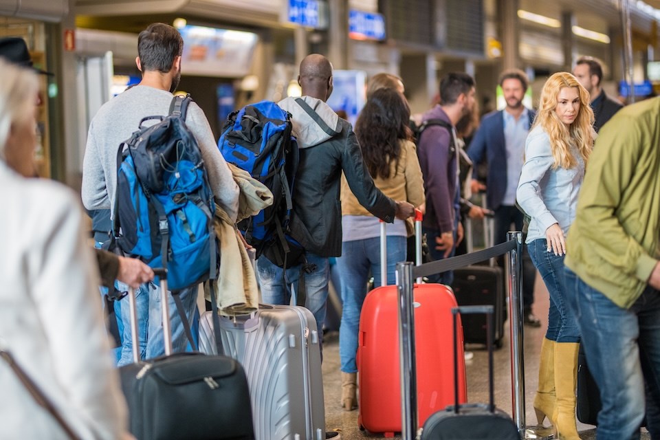 vancouver-flights-delays-cancellations-april-2025
