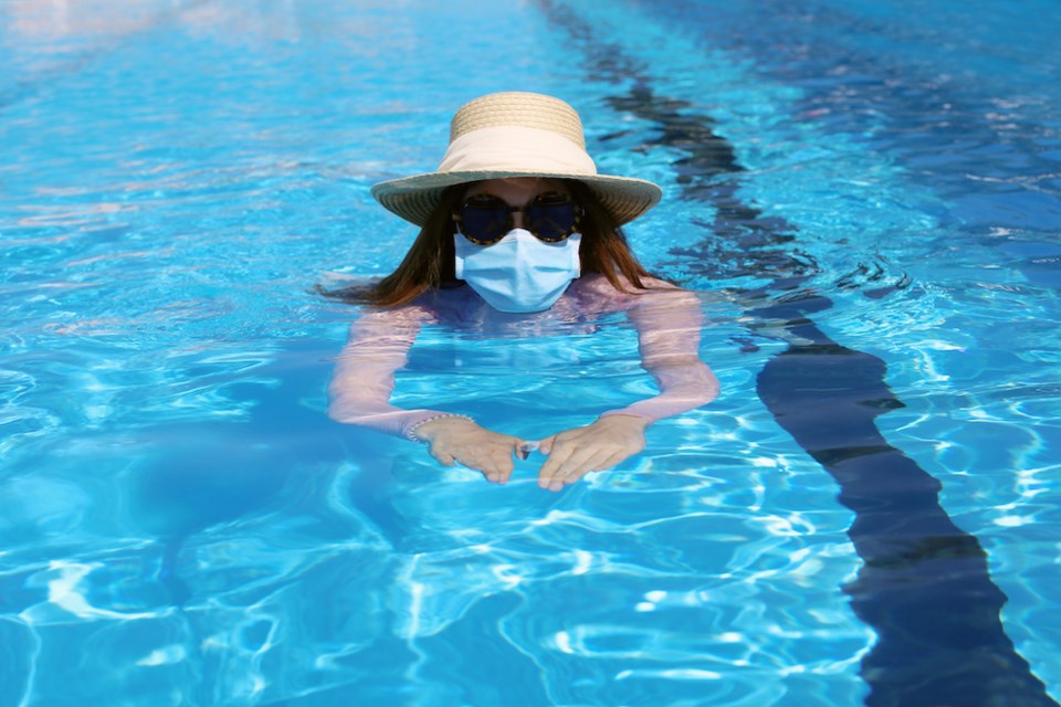 woman-swimming-covid-19-coronavirus-face-mask-vancouver-ubc-professor-tiktok