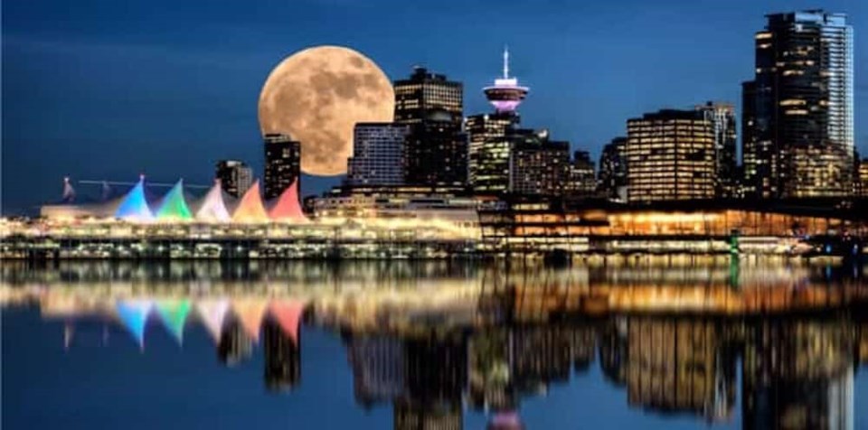 supermoon-vancouver-downtown