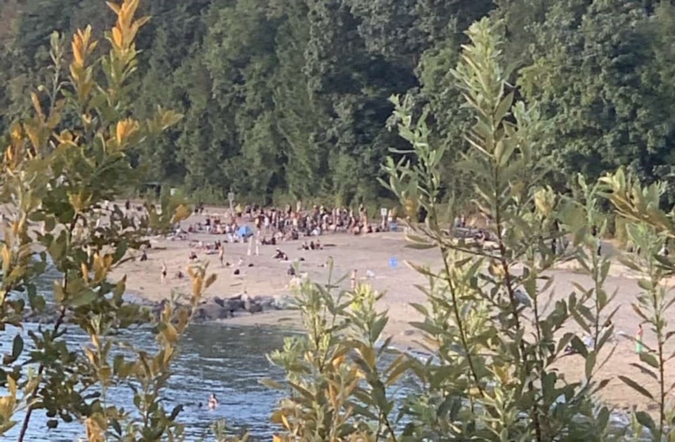 third-beach-dumb-circle