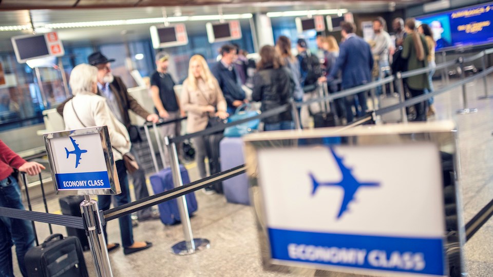 airport-line-up-coronavirus-testing-program