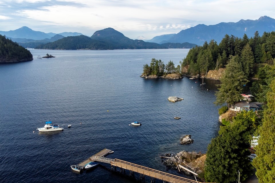 bowen-island-from-vancouver