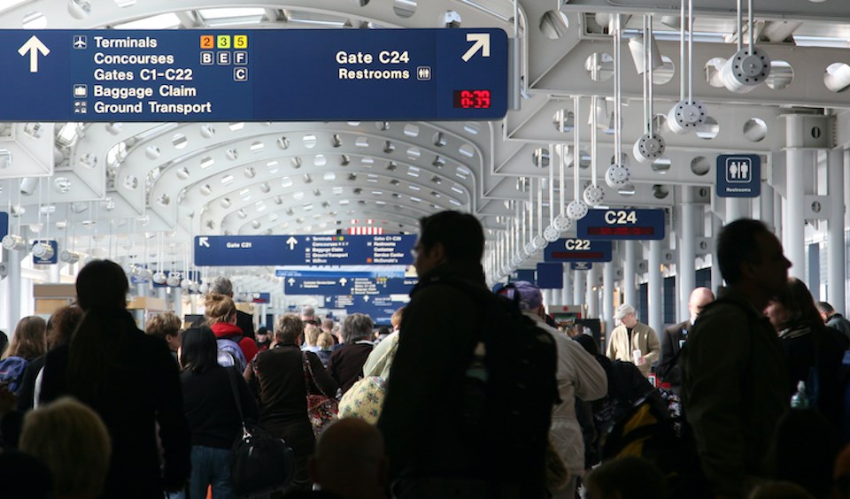 busy-airport-terminals