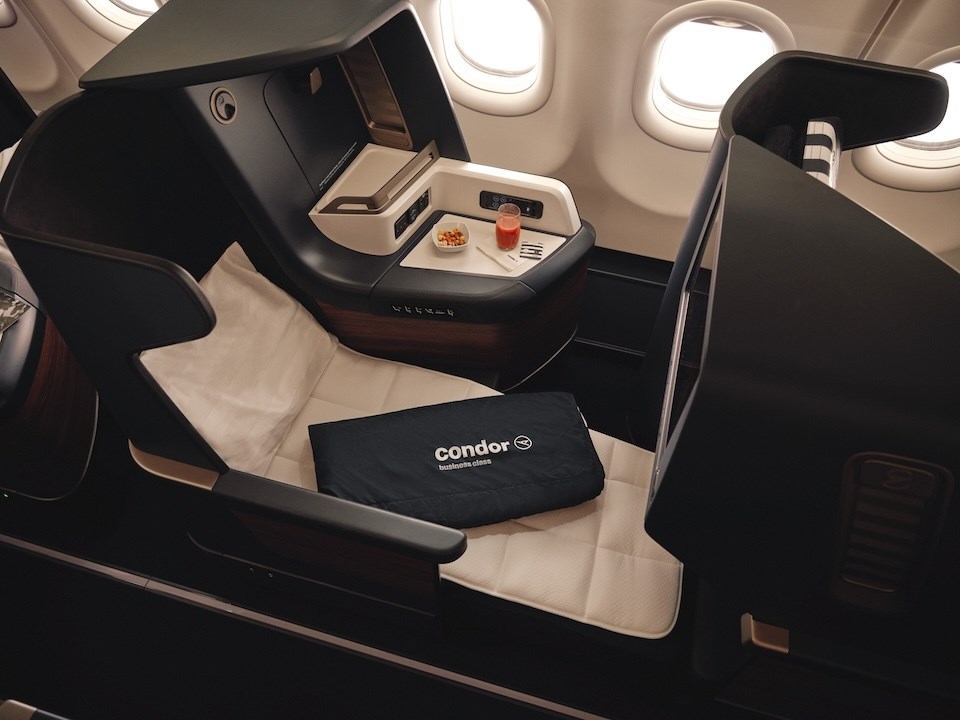 condor-business-class-vancouver-flights-frankfurt-vienna-2025-summer
