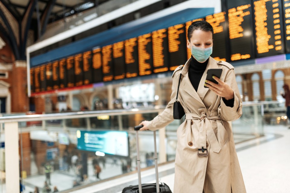 face-mask-airport