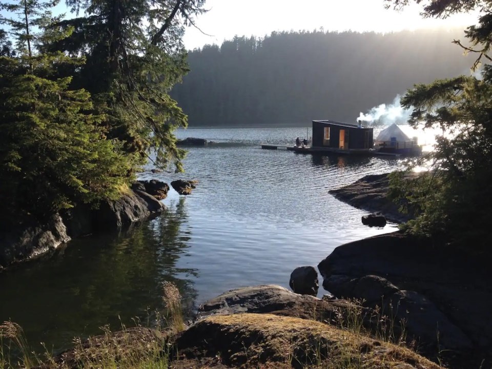 lagoon-float-camp-tofino