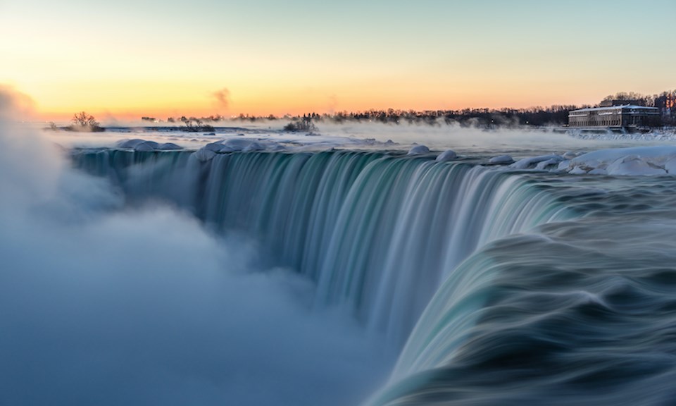 niagara-falls-ontario-travel-canada