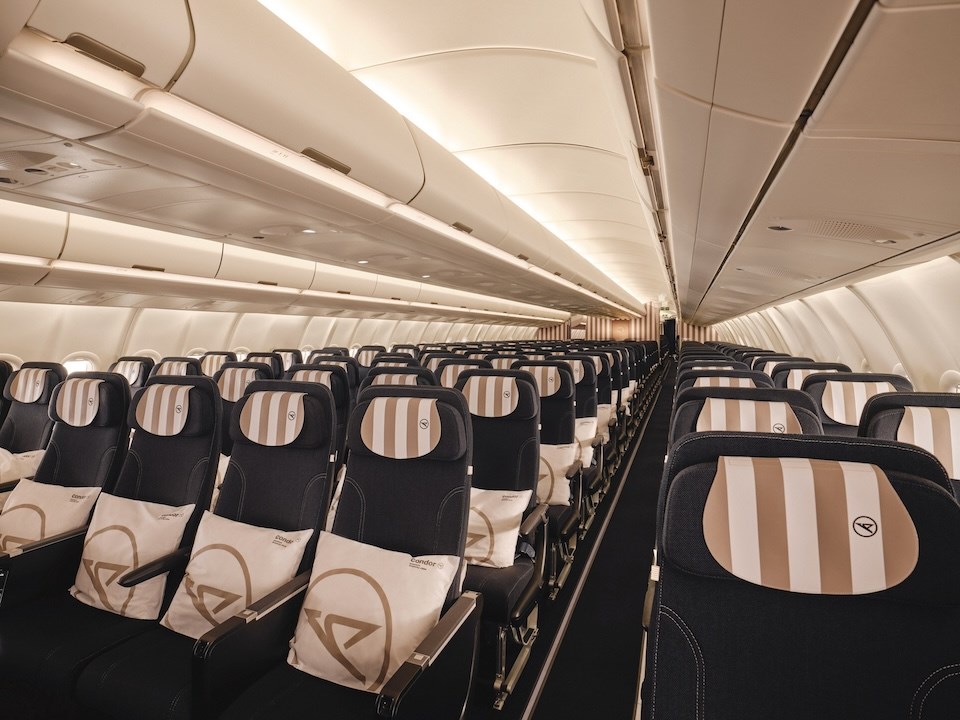 ondor_30_premium_economy_class_014_01_lowres