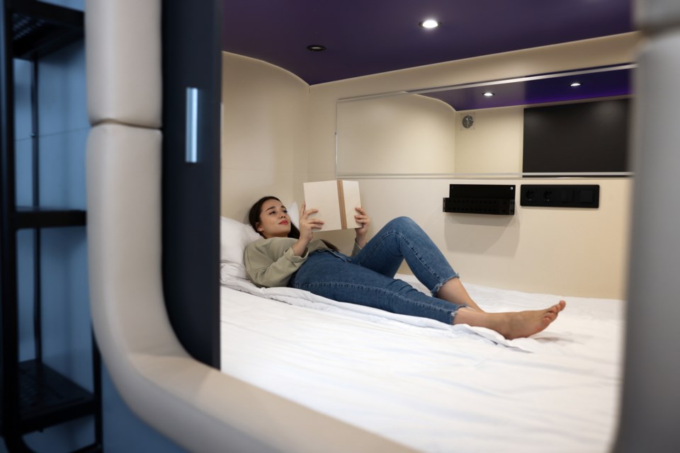 pod-hotel-vancouver-office