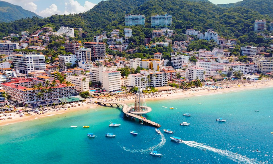 puerto-vallarta-beach-jungle