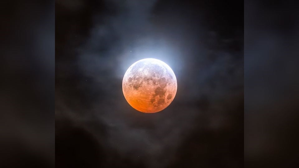total_lunar_eclipse_november_2022_vancouver