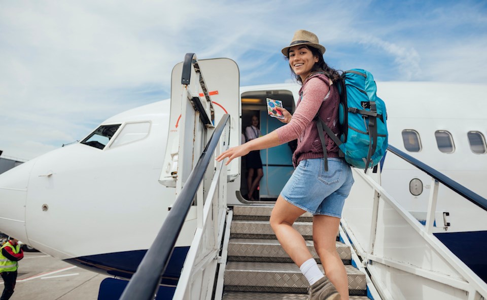 Travellers can get discounts on flights from 鶹ýӳto destinations like Toronto, Montreal, Hawaii, Mexico and more when booking in March 2024.