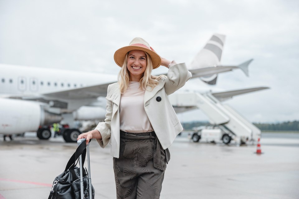 Air Canada and WestJet have slashed prices on flights from and to 鶹ýӳas part of their Black Friday 2024 sales. 