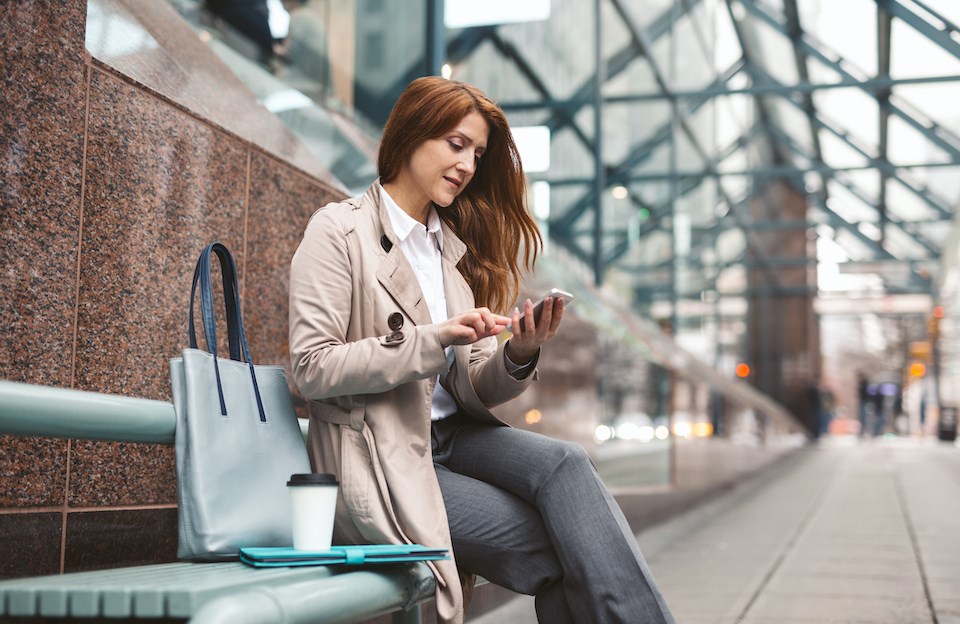 vancouver-woman-on-her-phone