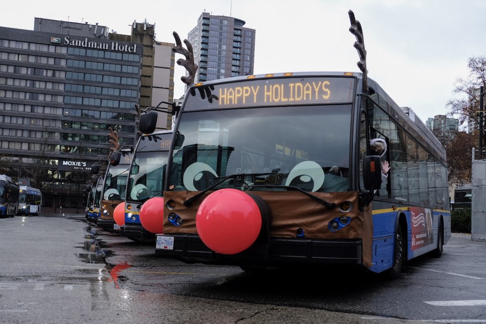 Reindeer-holiday-bus