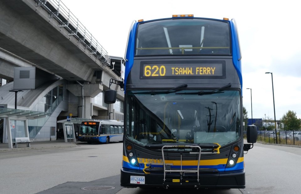 the-620-bus-laying-over-at-bridgeport-station