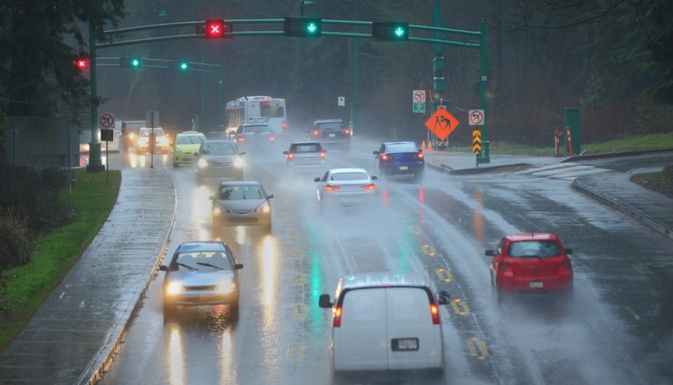 vancouver-cars-rain-road