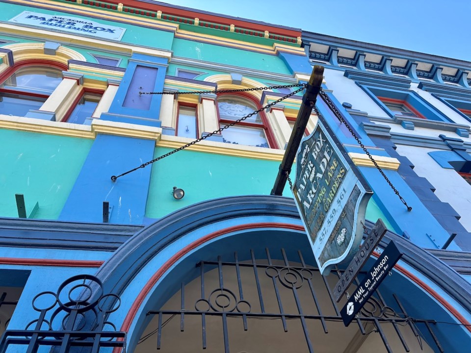 victoria-bc-johnston-street