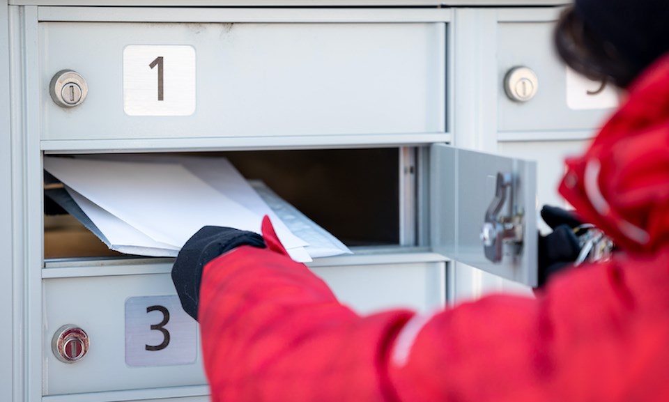 canada-post-mail-snow-suspension