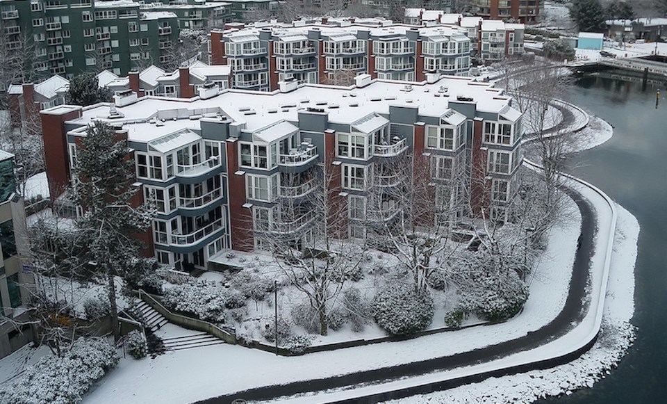 granville-island-vancouver-snow-winter-2022