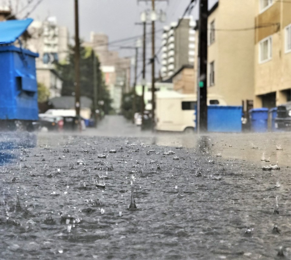 rainy-alley-fairview2