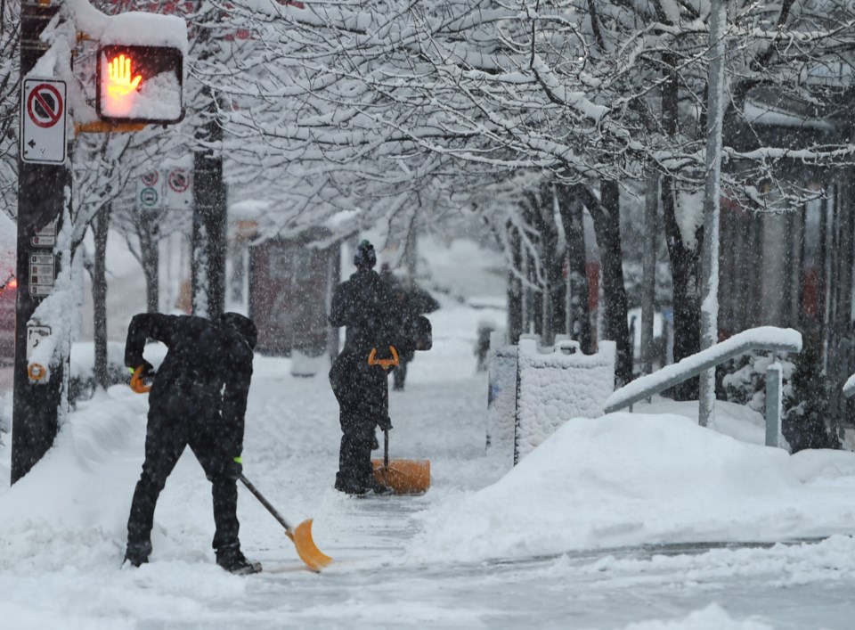 vancouver-snow-storm-shovelling-shovel-sidewalks