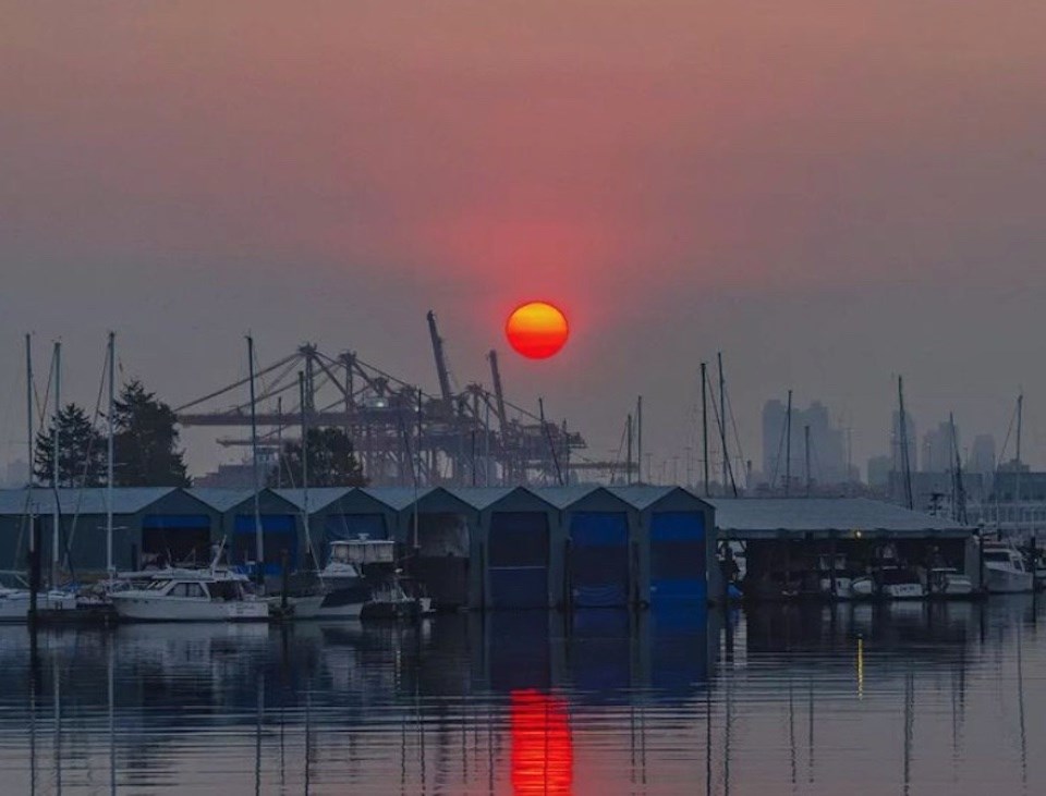 sunrise-smoke-skies-vancouver