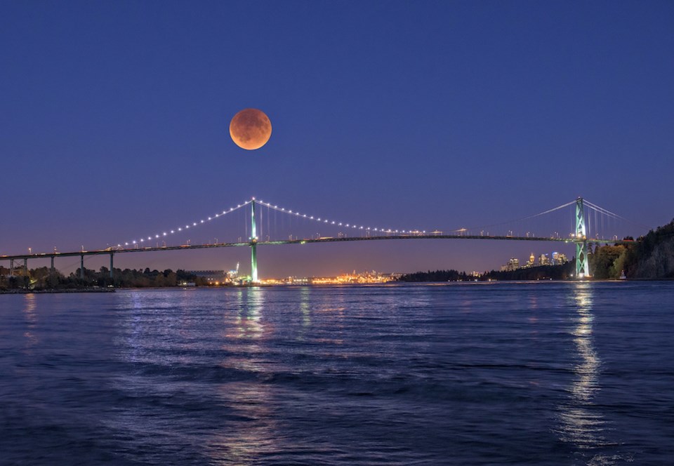 super-blood-flower-moon-vancouver-how-to-view-may-26-2021
