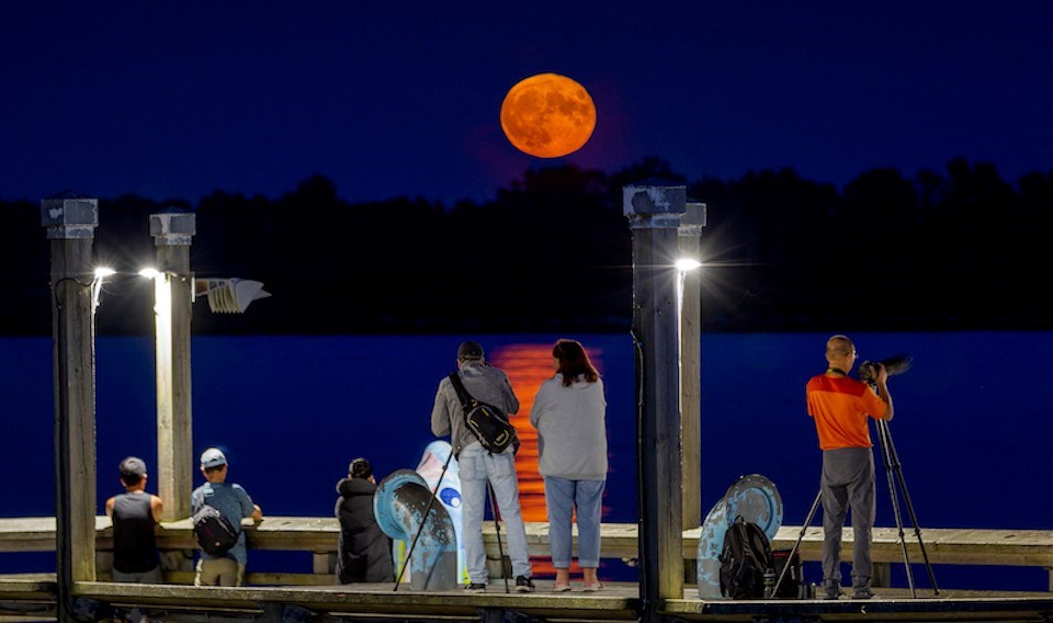 supermoon-vancouver-2022