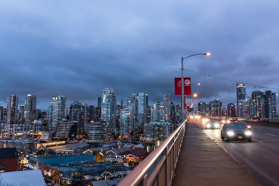 vancouver-weather-granville-bridge-cloudy