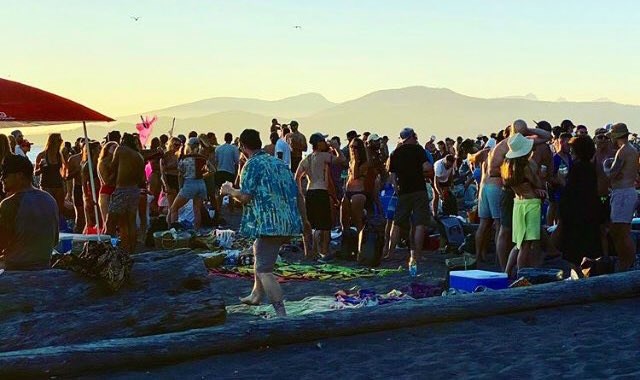 wreck-beach-crowd-vancouver-aug15