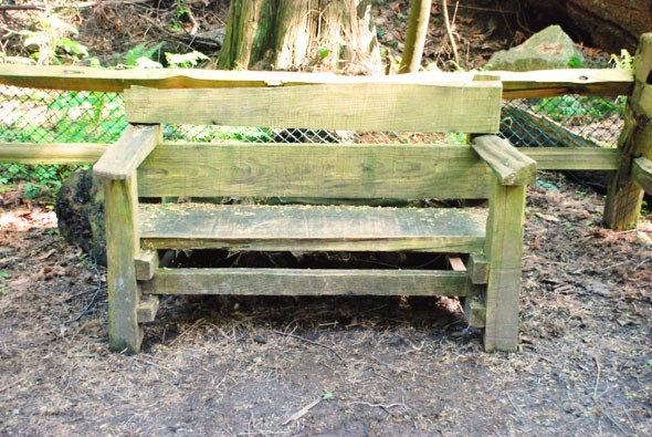 lightouseparkbench