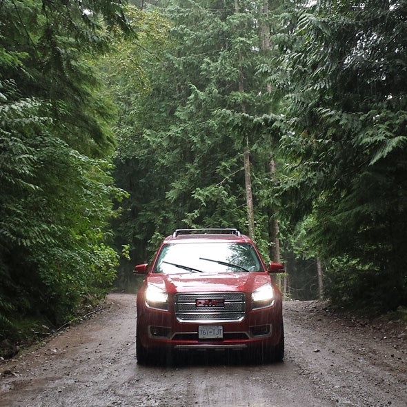 gmc-acadia-denali-2013