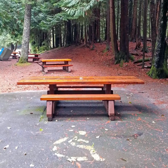 accessible-picnic-table-design