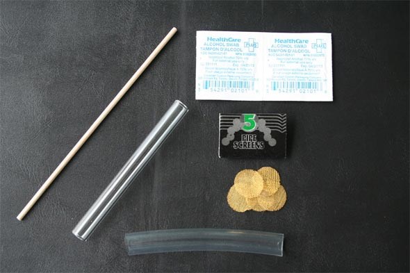  The contents of a safer crack use kit