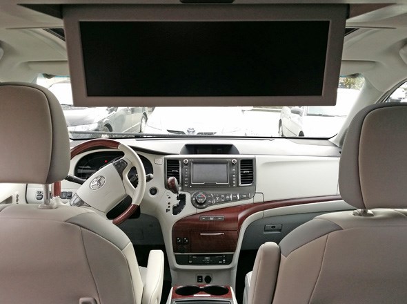 2014-toyota-sienna-interior
