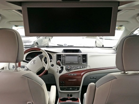 2014-toyota-sienna-interior