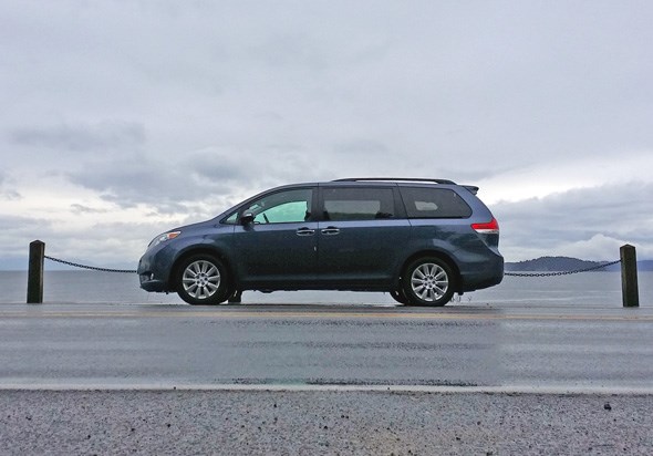 2014-toyota-sienna