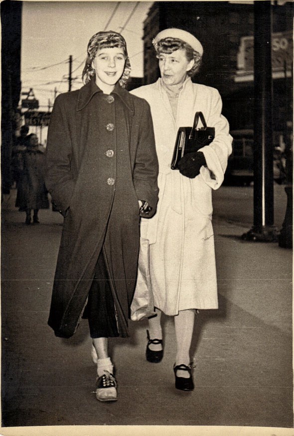Mother-and-daughter-1950