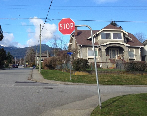 northvan-stopsign