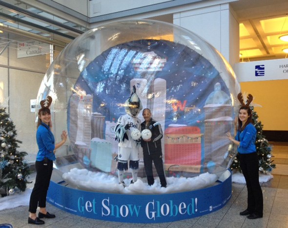 snow-globe-vancouver-lookout