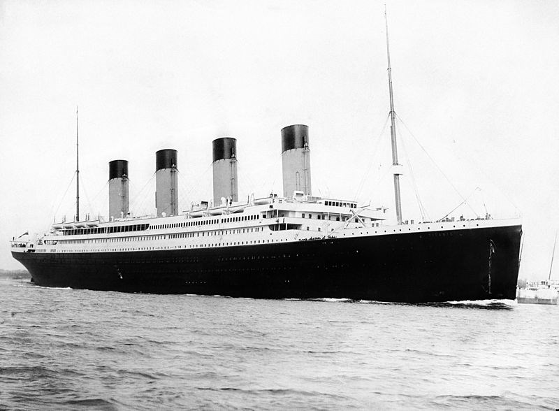 800px-RMS_Titanic_3