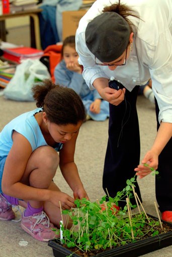  Kids learn to grow vegetables with Growing Chefs!