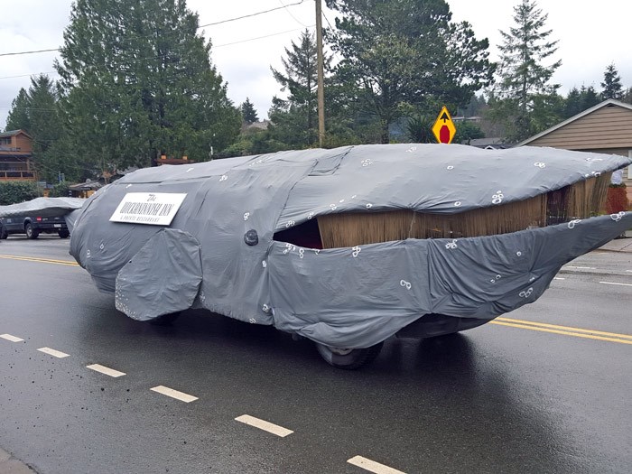 tofino-wick-whale-float