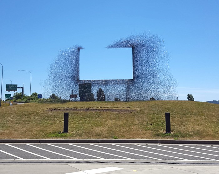  Sculpture at the Peace Arch border crossing