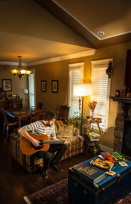  Mathew Rogers plays in his North 鶹ýӳhome