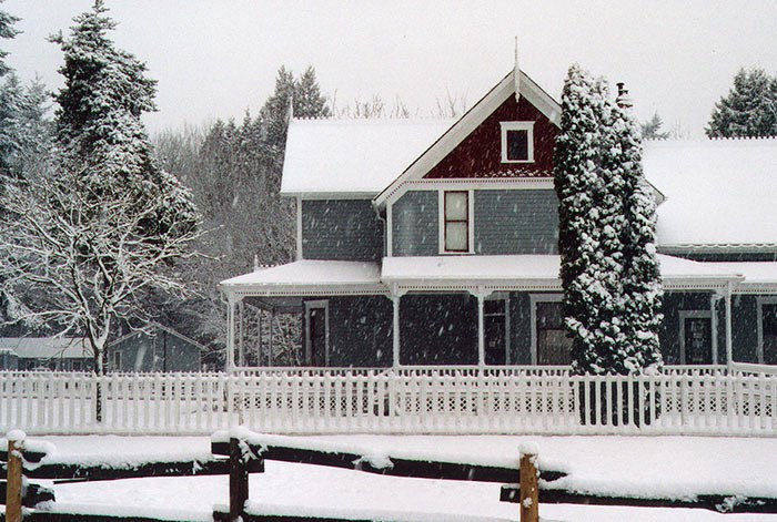 Snow_Farmhouse A small