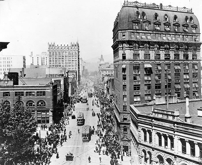  Dominion Building. City of Vancouver Archives. Ref: AM54-S4-2-: CVA 371-2711.